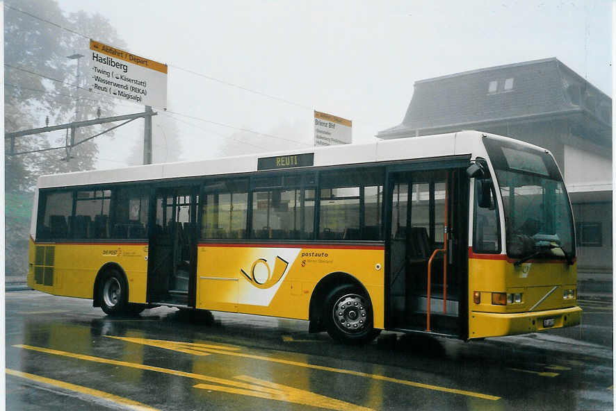 (060'228) - AVBB Schwanden - Nr. 2/BE 26'631 - Volvo/Berkhof am 25. Mai 2003 auf dem Br�nigpass