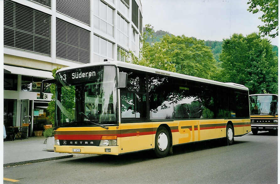 (060'601) - STI Thun - Nr. 9/BE 36'720 - Setra (ex AvH Heimenschwand Nr. 9) am 27. Mai 2003 bei der Schiffl�ndte Thun