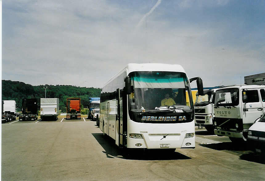 (060'620) - Berlendis, Lausanne - VD 1477 - Volvo am 13. Juni 2003 in M�nchenbuchsee, Volvo