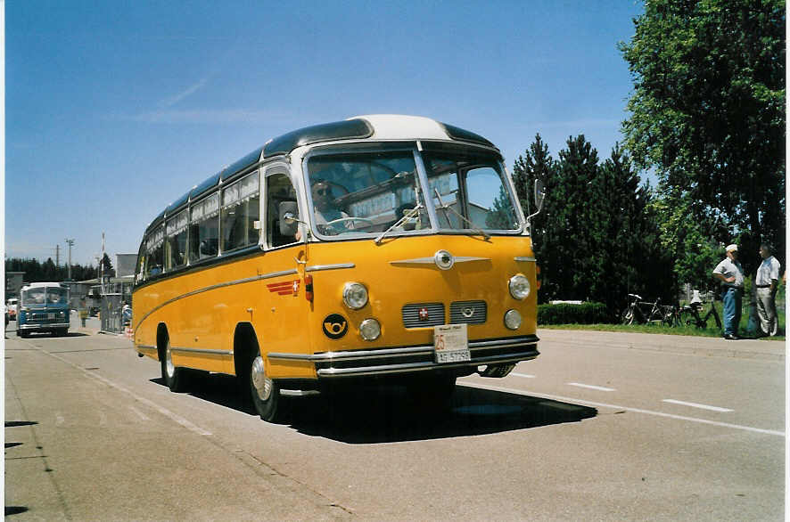 (061'001) - Zimmerli U., Oftringen - AG 57'298 - Berna/T�scher (ex Stutz, Oberlunkhofen; ex Leu, Schongau; ex Wicki, Bremgarten; ex P 22'054; ex P 20'704) am 21. Juni 2003 in Hinwil, AMP