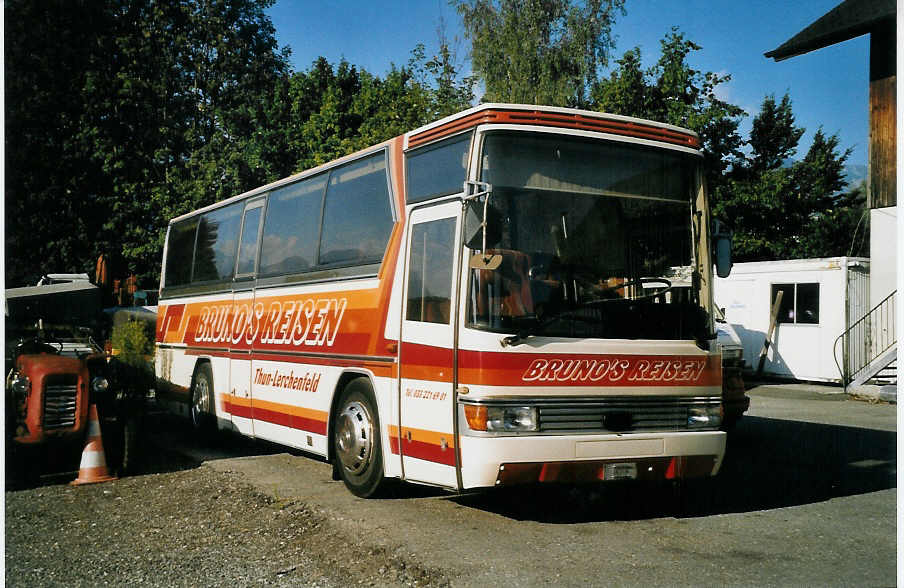 (061'312) - Brunner, Thun - Dr�gm�ller am 7. Juli 2003 in Thun-Lerchenfeld, Garage