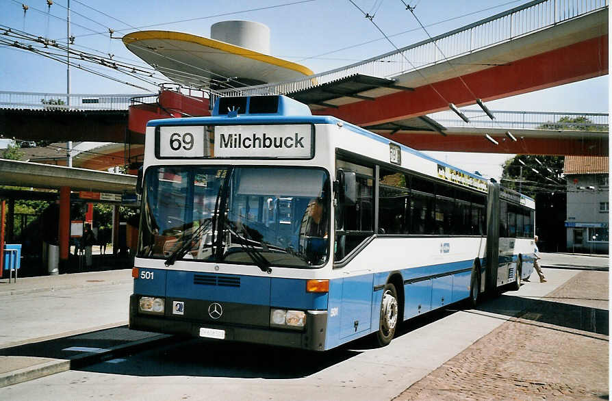 (061'730) - VBZ Z�rich - Nr. 501/ZH 608'501 - Mercedes am 19. Juli 2003 in Z�rich, Bucheggplatz