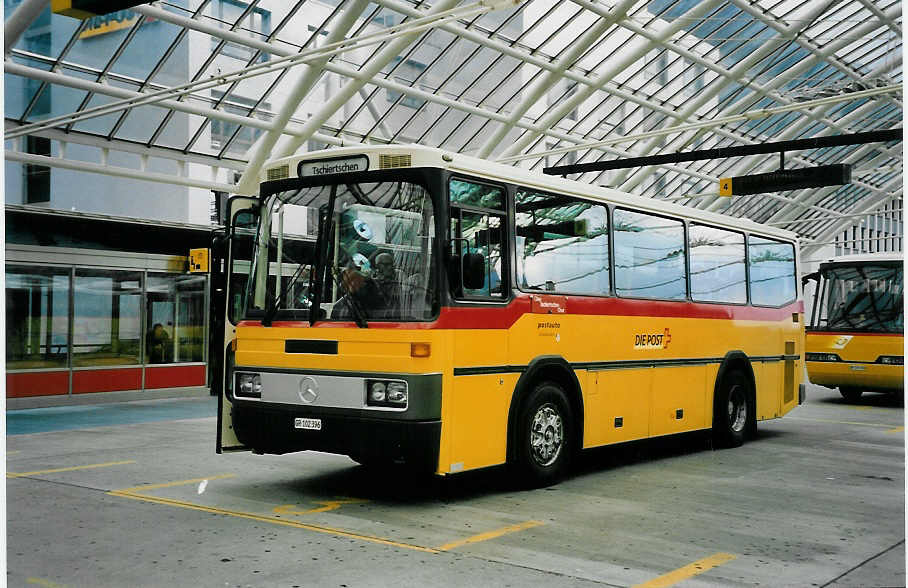 (062'132) - PostAuto Graub�nden - GR 102'396 - Mercedes/FHS (ex P 23'323) am 29. Juli 2003 in Chur, Postautostation