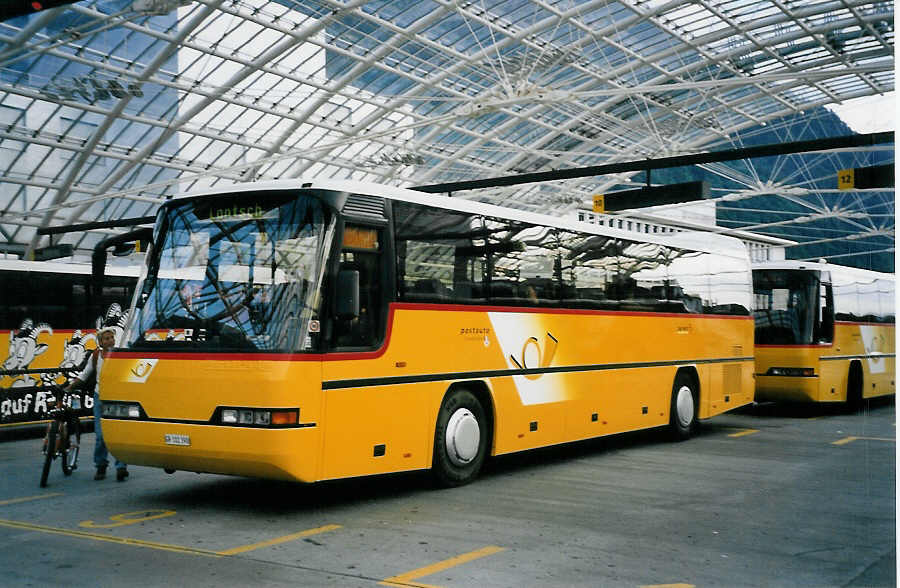 (062'213) - PostAuto Graub�nden - GR 102'390 - Neoplan (ex P 25'857) am 29. Juli 2003 in Chur, Postautostation