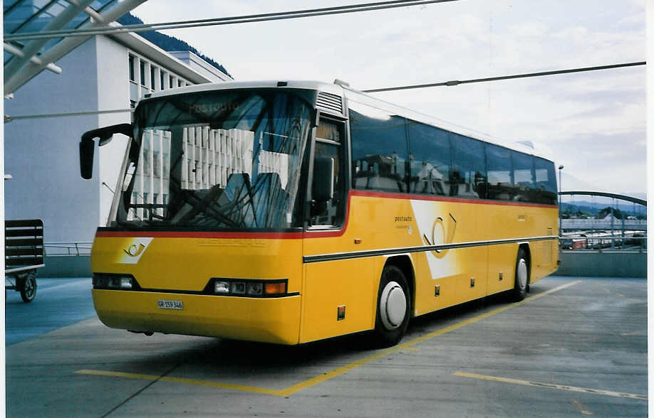 (062'218) - PostAuto Graub�nden - GR 159'346 - Neoplan (ex P 25'138) am 29. Juli 2003 in Chur, Postautostation