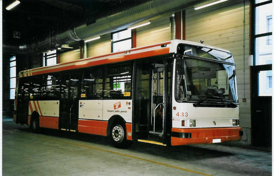 (062'409) - TPG Gen�ve - Nr. 433/GE 96'845 - Renault am 4. August 2003 in Gen�ve, D�p�t