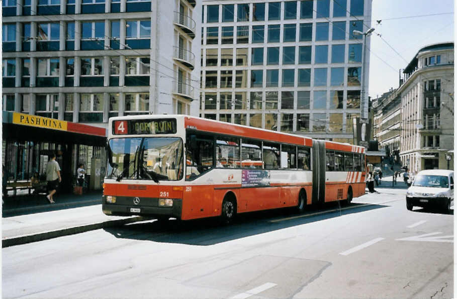 (062'511) - TPG Gen�ve - Nr. 251/GE 96'147 - Mercedes am 4. August 2003 in Gen�ve, Bel-Air