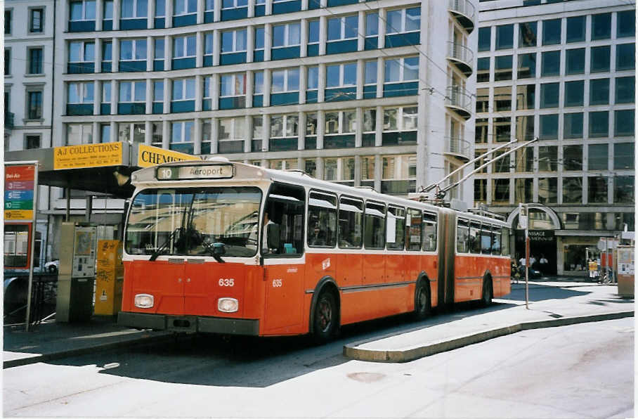 (062'517) - TPG Gen�ve - Nr. 635 - FBW/Hess Gelenktrolleybus am 4. August 2003 in Gen�ve, Bel-Air