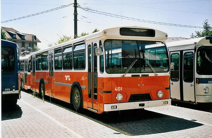 (062'533) - TL Lausanne - Nr. 401 - FBW/Hess am 4. August 2003 in Lausanne, D�p�t Borde