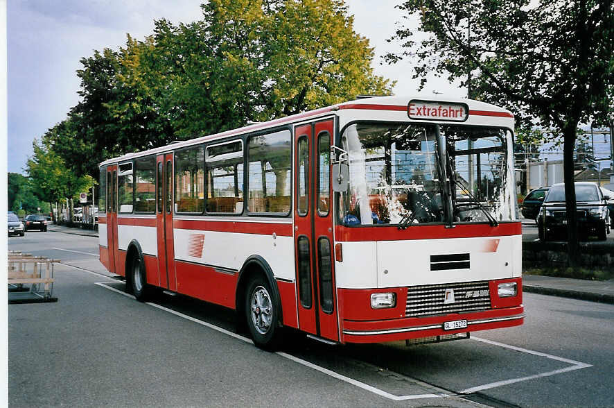 (062'732) - Frey, Opfikon - GL 15'272 - FBW/R&J (ex Tiemann, Oetwil Nr. 20; ex AAGS Schwyz Nr. 20) am 24. August 2003 bei der Schiffl�ndte Thun