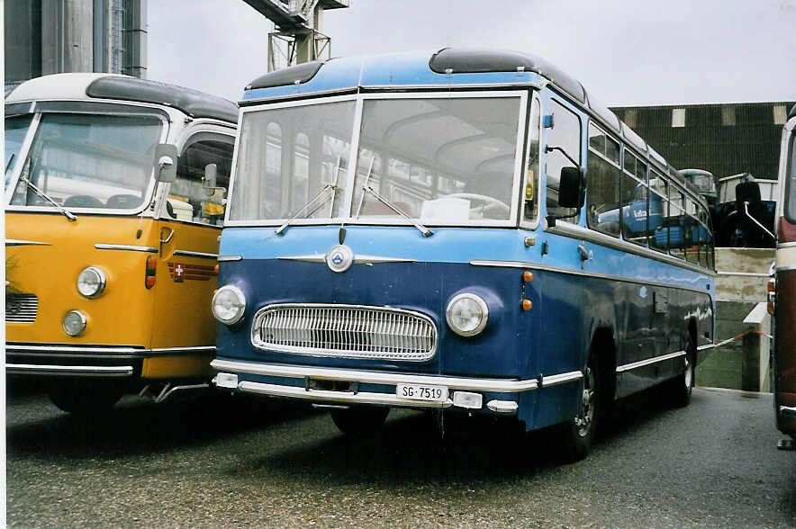 (063'004) - N�f, Niederwil - SG 7519 - Saurer/R&J (ex Zanetti, Mels; ex Dierauer, Tr�bbach; ex Pfosi, Chur; ex Koch, Luzern) am 30. August 2003 in Niederbipp, Saurertreffen
