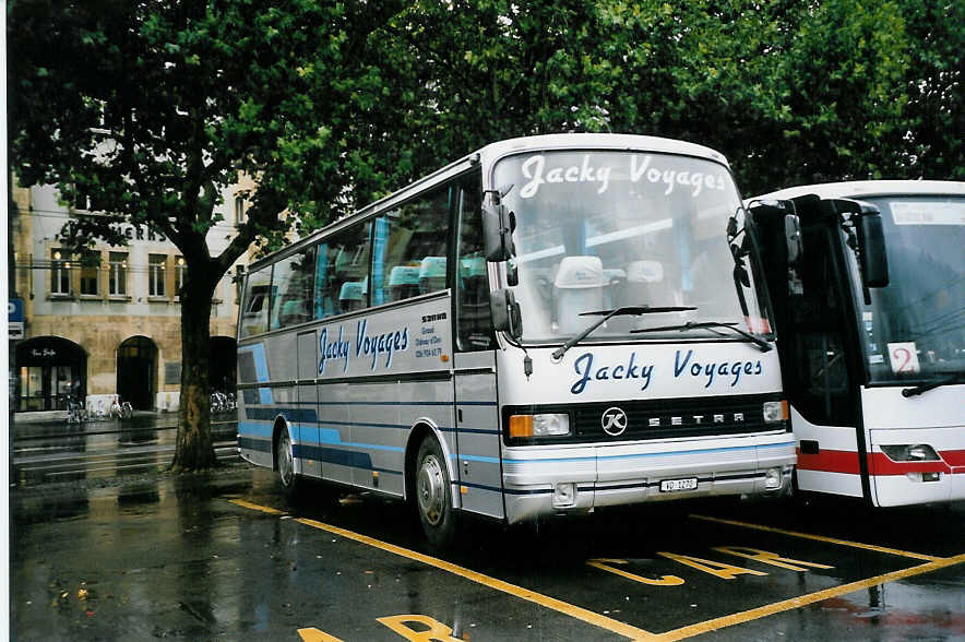 (063'130) - Jacky Voyages, Ch�teau-d'Oex - VD 1270 - Setra am 30. August 2003 in Bern, Sch�tzenmatte
