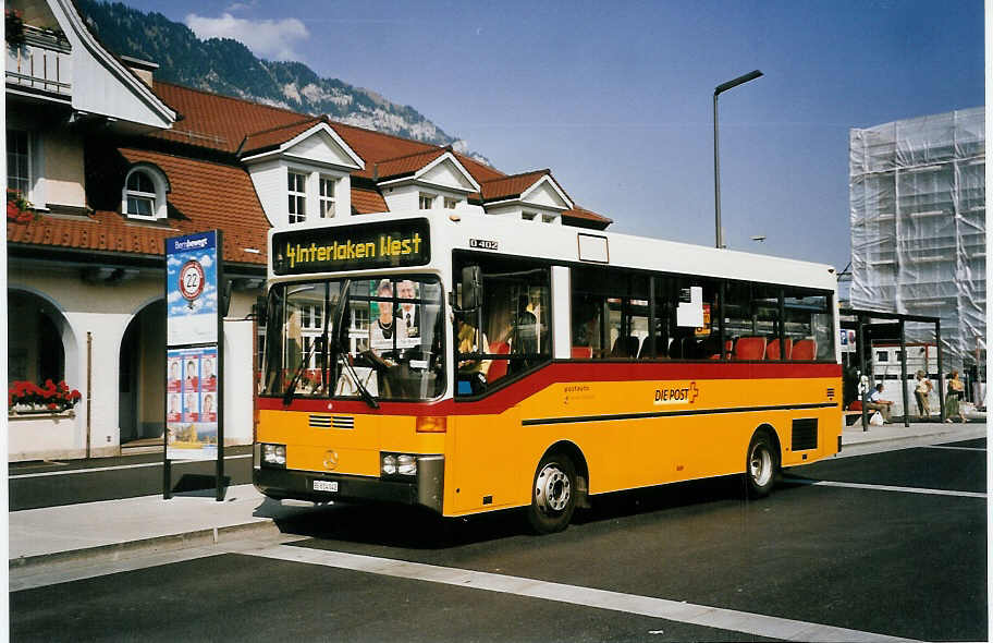 (063'506) - PostAuto Berner Oberland - BE 614'042 - NAW/G�ppel (ex P 23'002; ex Selfors, Meiringen; ex 22'020; ex Mer�ay, Del�mont; ex LVB Lenk) am 22. September 2003 beim Bahnhof Interlaken Ost