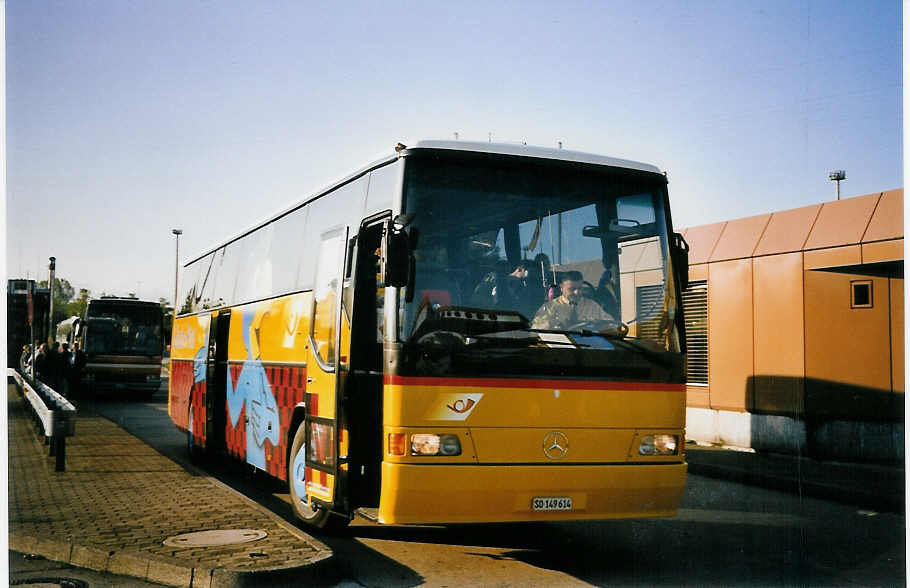 (063'632) - Aus der Schweiz: PostAuto Thal-G�u-Lebern - SO 149'614 - Mercedes (ex P 26'012; ex Steiner, Meikirch) am 29. September 2003 in L�rrach, Grenze