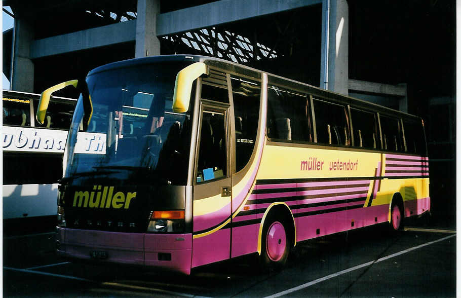 (064'308) - M�ller, Uttigen - BE 501'082 - Setra am 27. Oktober 2003 in Thun, Grabengut
