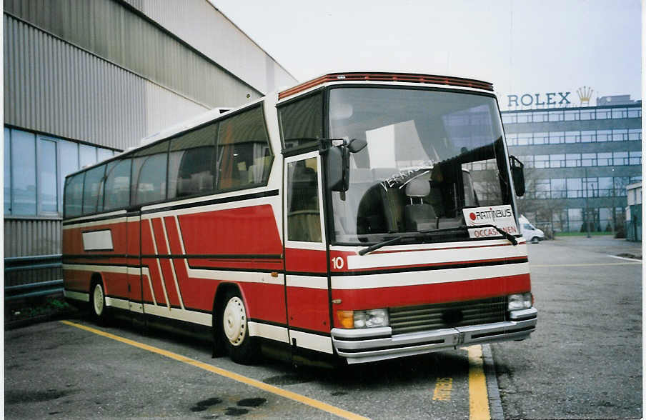 (064'409) - ASKA Aeschi - Nr. 10 - Dr�gm�ller am 22. November 2003 in Biel, Rattinbus