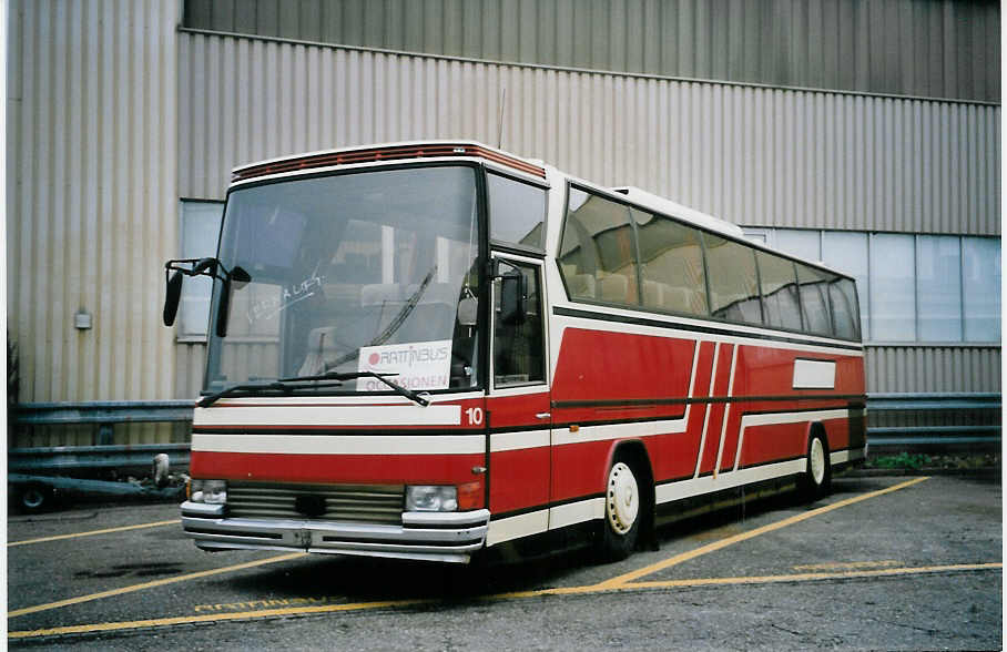 (064'410) - ASKA Aeschi - Nr. 10 - Dr�gm�ller am 22. November 2003 in Biel, Rattinbus