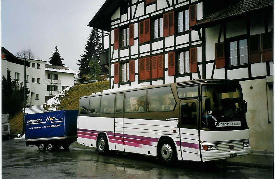 (065'310) - Bergmann, Adelboden - BE 839 - Dr�gm�ller am 7. Februar 2004 beim G�terbahnhof Frutigen