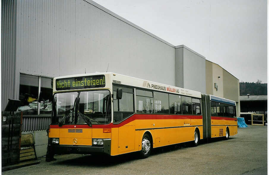 (065'425) - PostAuto Z�rich - Nr. 11 - Mercedes (ex P 27'711) am 14. Februar 2004 in Biel, BTR