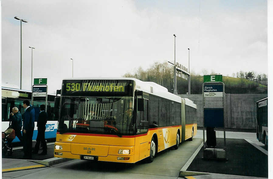 (065'503) - PostAuto Z�rich - Nr. 20/ZH 780'685 - MAN (ex P 26'015) am 16. Februar 2004 in Z�rich, Flughafen 