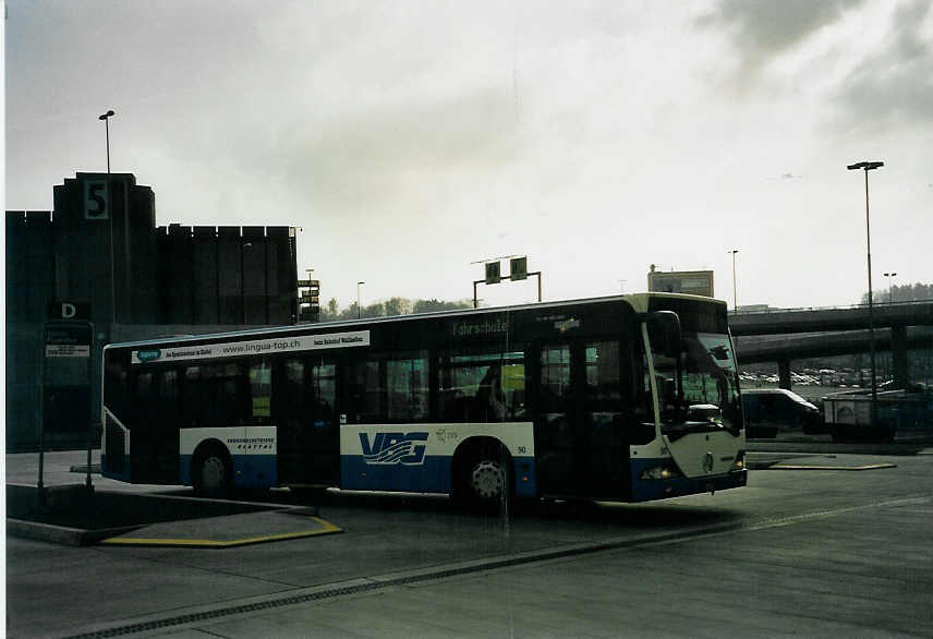 (065'509) - Welti-Furrer, Z�rich - Nr. 90/ZH 661'190 - Mercedes am 16. Februar 2004 in Z�rich, Flughafen