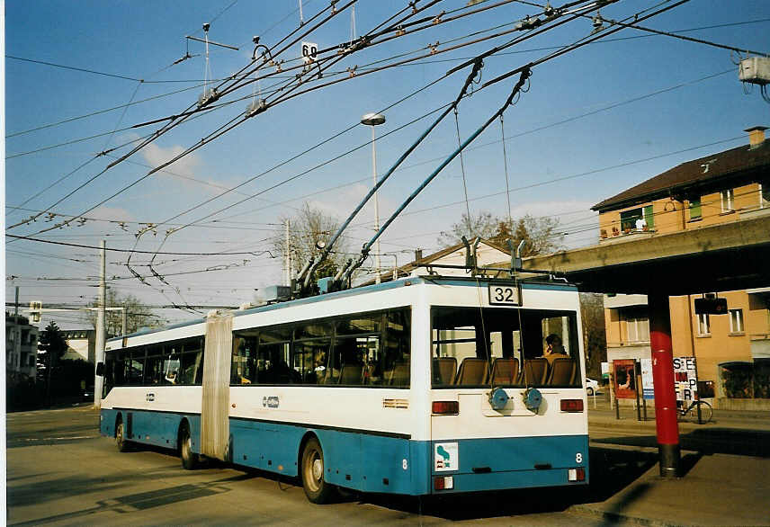 (065'618) - VBZ Z�rich - Nr. 8 - Mercedes Gelenktrolleybus am 16. Februar 2004 in Z�rich, Bucheggplatz