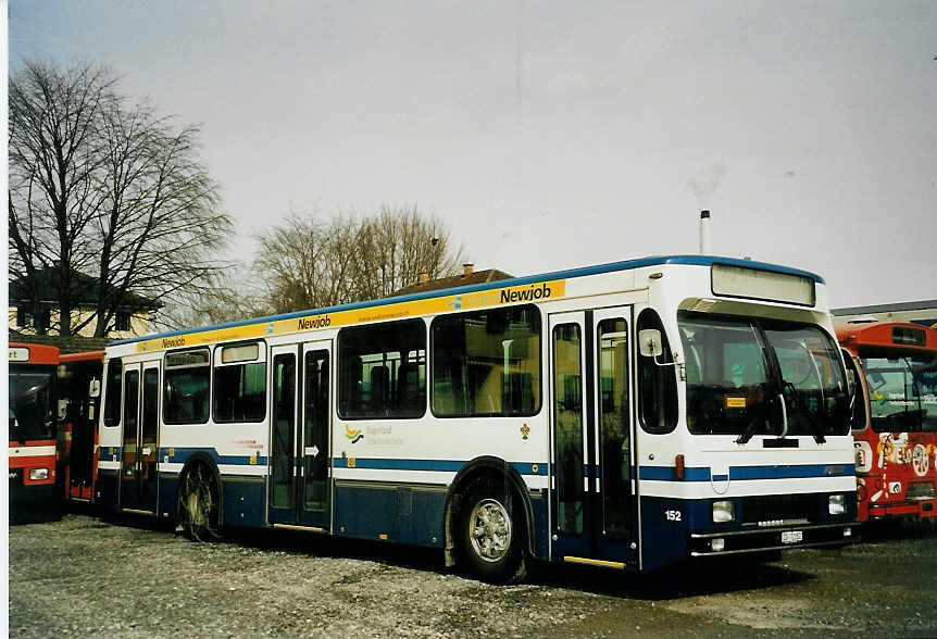 (065'712) - ZVB Zug - Nr. 152/ZG 72'152 - FBW/R&J (ex Nr. 27) am 28. Februar 2004 in Zug, Aabachstrasse