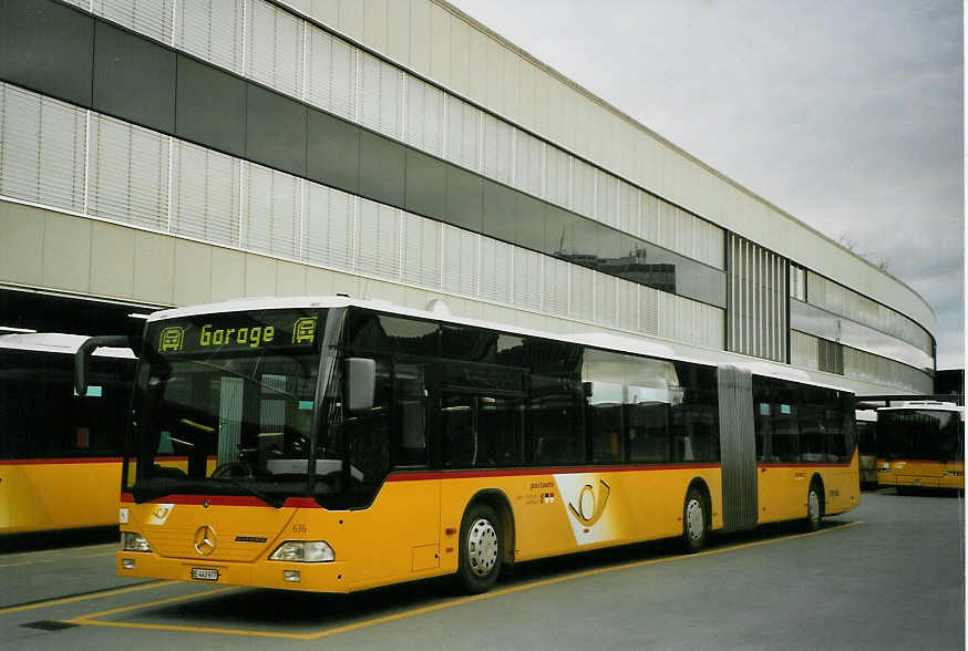 (066'102) - PostAuto Bern-Freiburg-Solothurn - Nr. 636/BE 443'977 - Mercedes (ex P 27'011) am 21. M�rz 2004 in Bern, Postautostation
