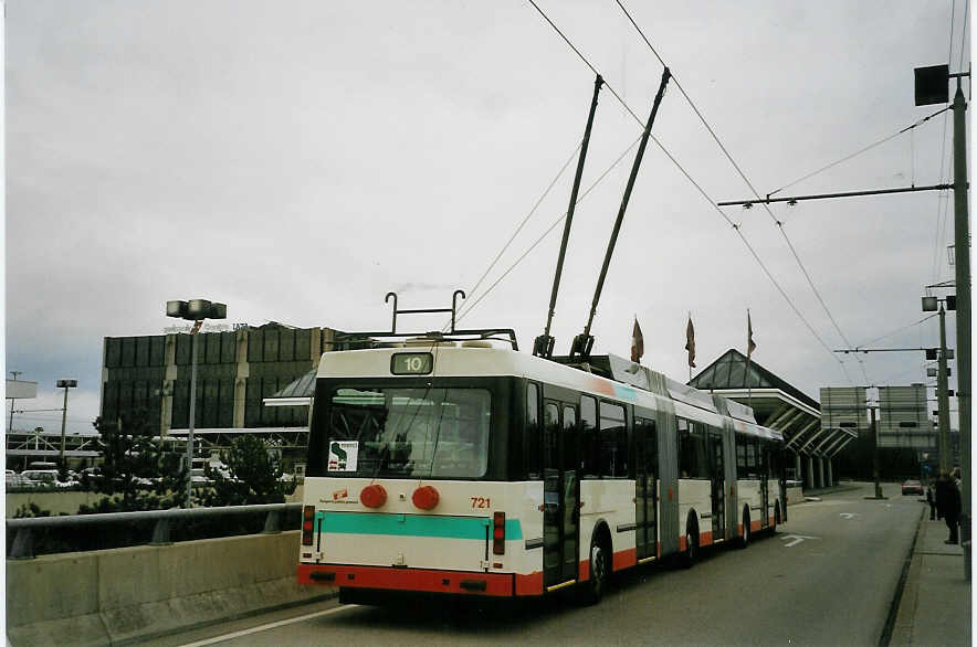(066'212) - TPG Gen�ve - Nr. 721 - NAW/Hess Doppelgelenktrolleybus (ex Nr. 709) am 21. M�rz 2004 in Gen�ve, A�roport