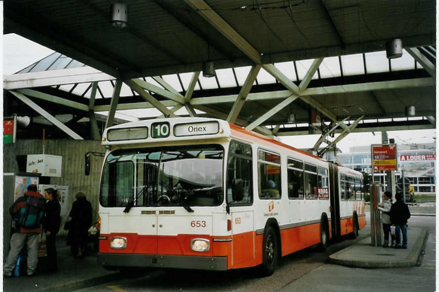 (066'213) - TPG Gen�ve - Nr. 653 - Saurer/Hess Gelenktrolleybus am 21. M�rz 2004 in Gen�ve, A�roport