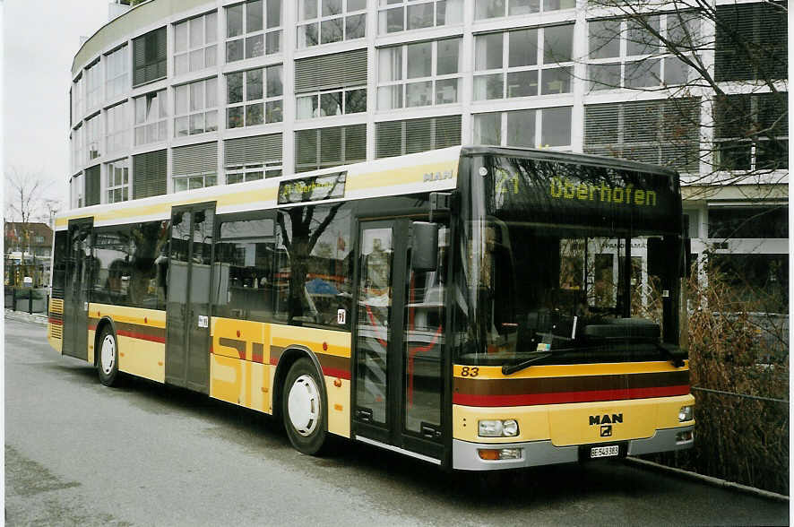 (066'325) - STI Thun - Nr. 83/BE 543'383 - MAN am 25. M�rz 2004 bei der Schiffl�ndte Thun