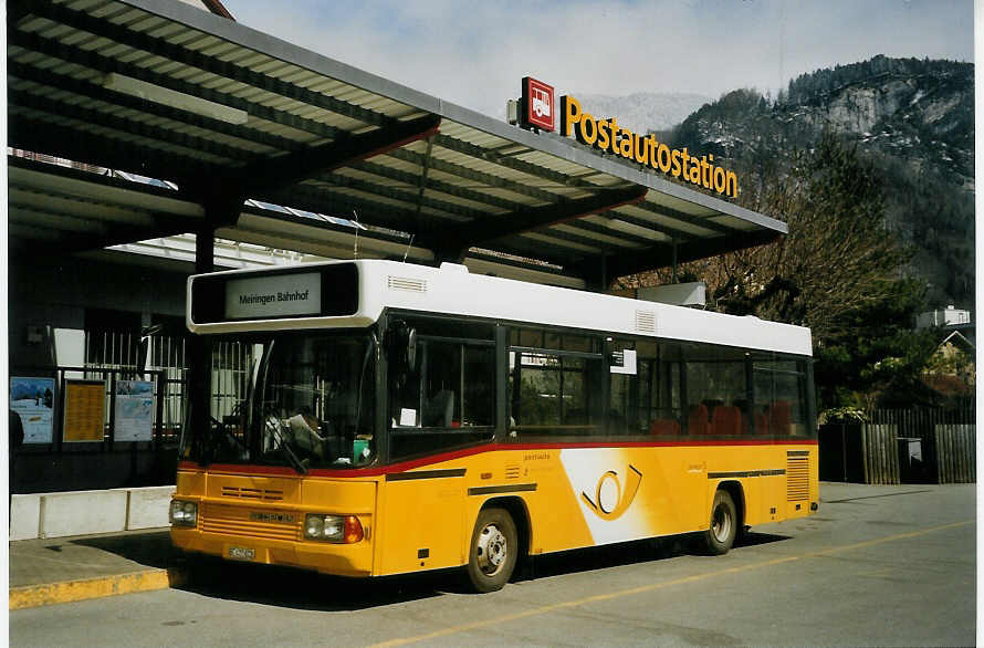 (066'329) - Selfors, Meiringen - BE 410'602 - Neoplan am 27. M�rz 2004 in Meiringen, Postautostation