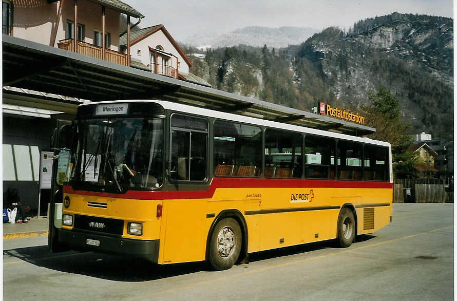 (066'330) - AVG Meiringen - Nr. 64/BE 401'364 - NAW/Hess (ex P 24'449) am 27. M�rz 2004 in Meiringen, Postautostation
