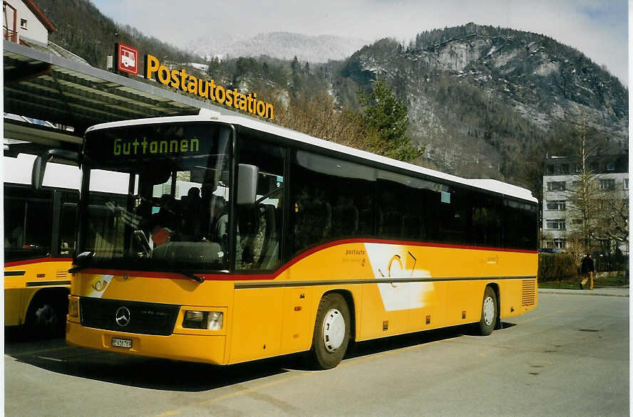 (066'332) - AVG Meiringen - Nr. 69/BE 416'769 - Mercedes am 27. M�rz 2004 in Meiringen, Postautostation