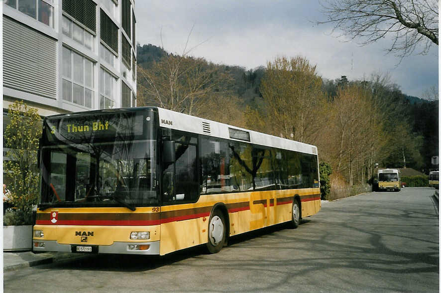 (066'518) - STI Thun - Nr. 93/BE 572'093 - MAN am 17. April 2004 bei der Schiffl�ndte Thun