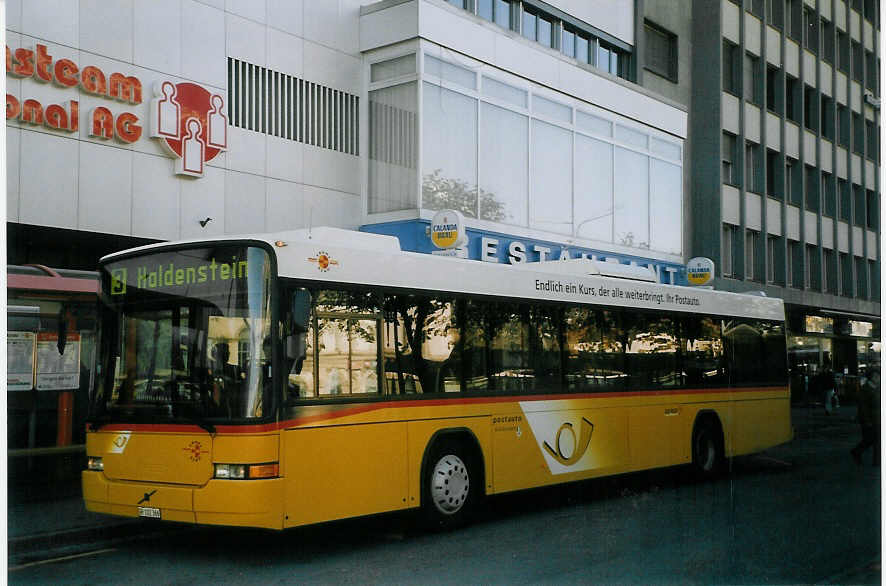 (066'621) - PostAuto Graub�nden - GR 102'366 - Volvo/Hess (ex P 25'682) am 20. April 2004 beim Bahnhof Chur