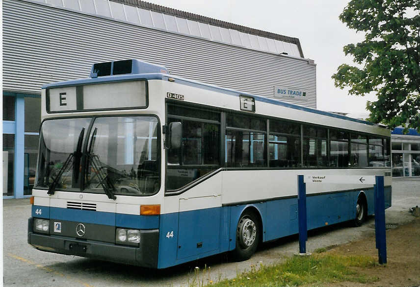 (067'516) - Maag, Kloten - Nr. 44 - Mercedes (ex VBZ Z�rich Nr. 658) am 13. Mai 2004 in Biel, BTR