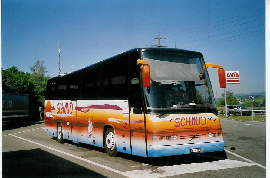 (067'615) - Schmid, Jegenstorf - BE 154'237 - Volvo am 20. Mai 2004 in K�lliken, Rastst�tte