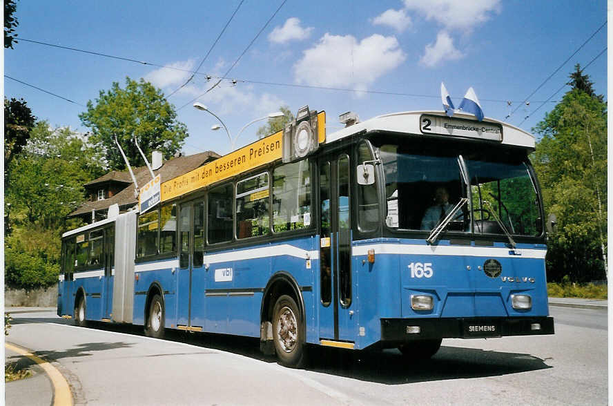 (067'913) - VBL Luzern - Nr. 165 - Volvo/Hess Gelenktrolleybus am 23. Mai 2004 in Luzern, W�rzenbach