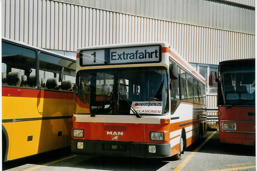 (068'031) - BSF Hochdorf - Nr. 8 - MAN/G�ppel am 29. Mai 2004 in Biel, Rattinbus