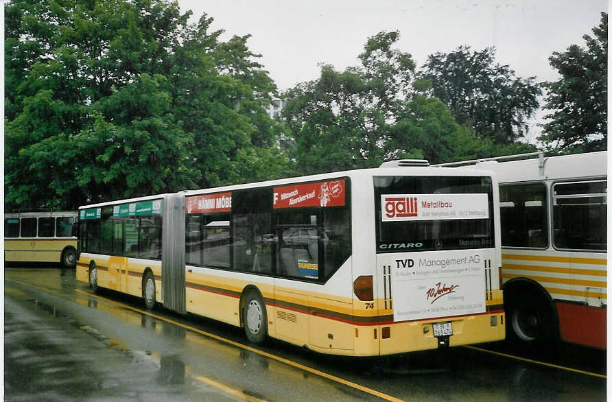 (068'128) - STI Thun - Nr. 74/BE 263'474 - Mercedes am 1. Juni 2004 bei der Schiffl�ndte Thun