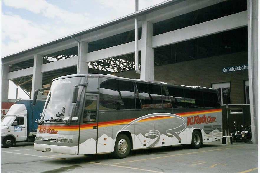 (068'202) - Roth, Chur - GR 21'414 - Volvo/Dr�gm�ller am 5. Juni 2004 in Thun, Grabengut