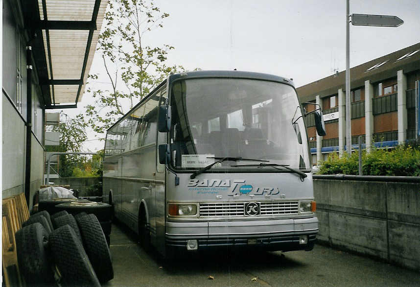 (068'419) - Bana Tours, Z�rich - Setra am 19. Juni 2004 in Kloten, EvoBus