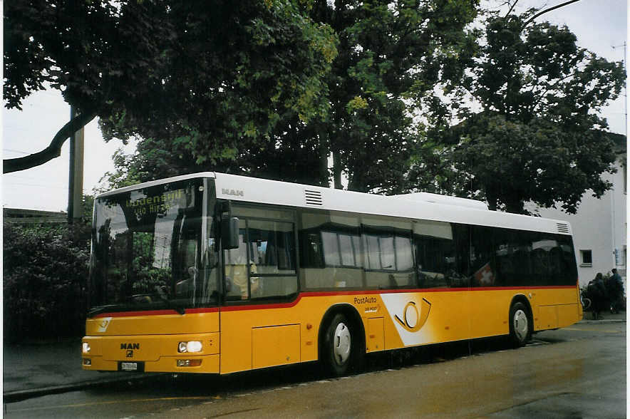 (068'630) - PostAuto Z�rich - Nr. 80/ZH 780'694 - MAN (ex P 25'580) am 19. Juni 2004 beim Bahnhof Horgen