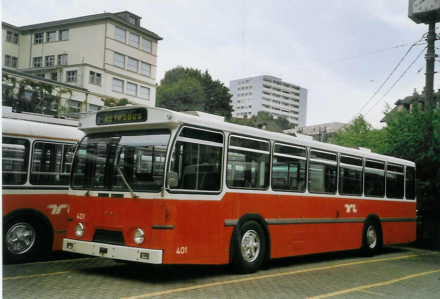 (069'023) - TL Lausanne (R�trobus) - Nr. 401 - FBW/Hess am 8. Juli 2004 in Lausanne, D�p�t Borde
