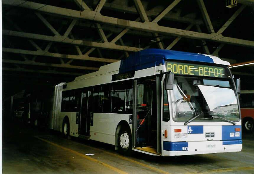 (069'029) - TL Lausanne - Nr. 551/VD 1529 - Van Hool am 8. Juli 2004 in Lausanne, D�p�t Borde