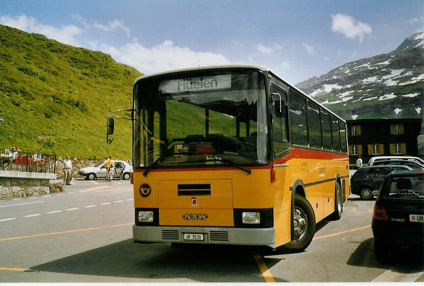 (069'435) - Walker, Urnerboden - UR 9230 - NAW/R&J (ex Schnider, Sch�pfheim) am 17. Juli 2004 auf dem Klausenpass