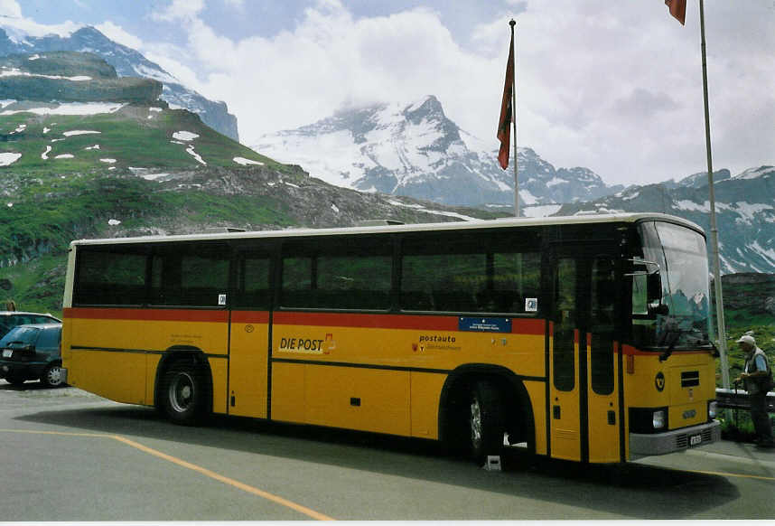 (069'436) - Walker, Urnerboden - UR 9230 - NAW/R&J (ex Schnider, Sch�pfheim) am 17. Juli 2004 auf dem Klausenpass