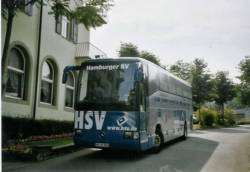 (069'526) - Aus Deutschland: HSV Hamburg - HH-SV 3003 - Mercedes am 18. Juli 2004 in Spiez, Hotel Belv�d�re