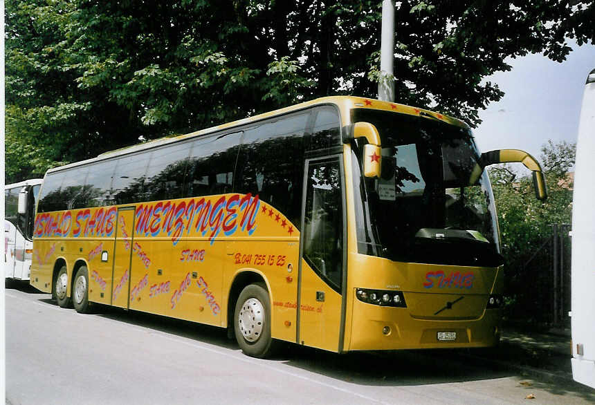 (069'609) - Staub, Menzingen - ZG 25'781 - Volvo am 23. Juli 2004 in Z�rich, Hardau